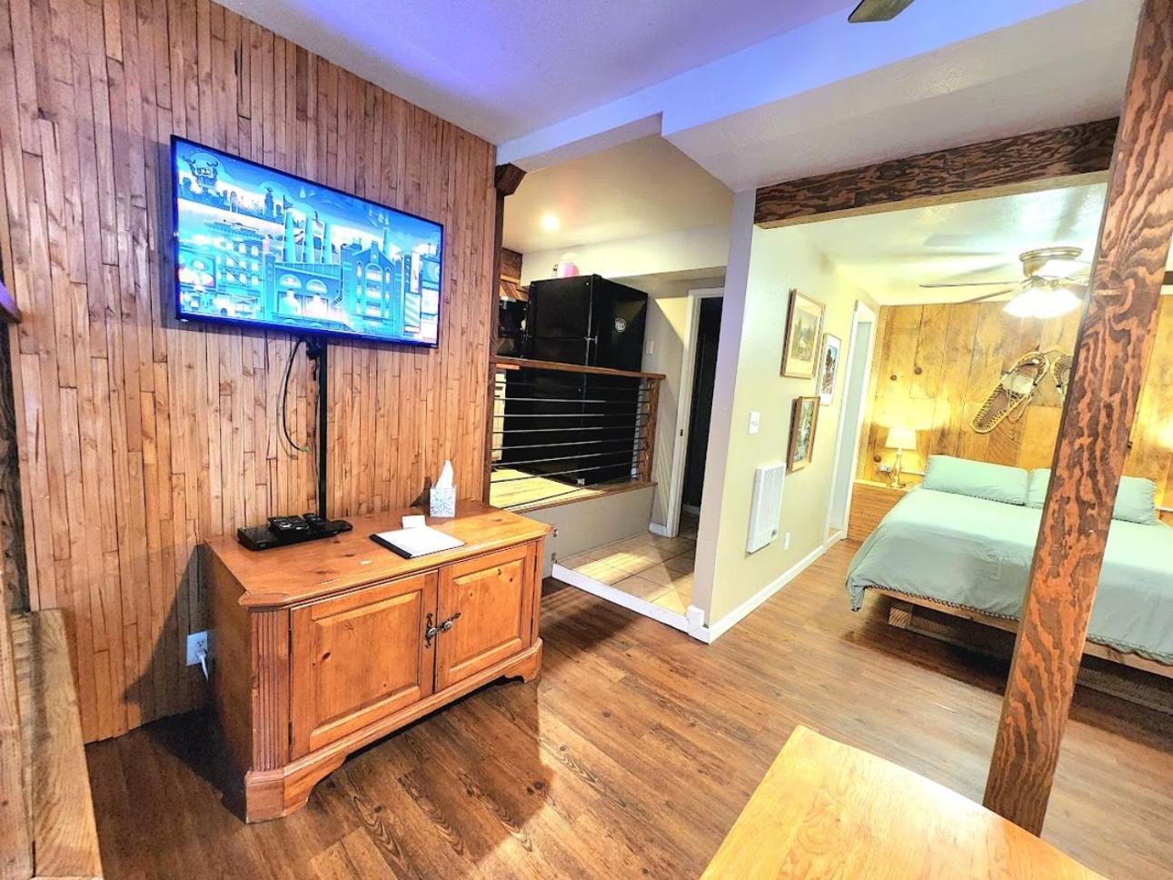 Multi-family Mountain Getaway * Shaver Lake